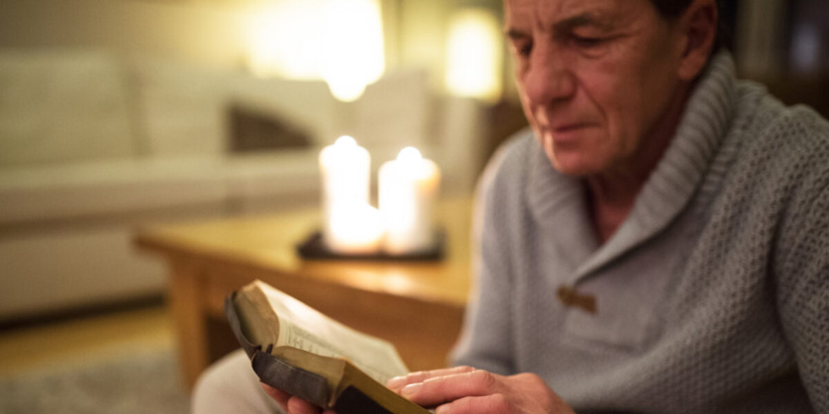 how-to-open-the-bible-to-seniors-American-bible-Society-Leadership-Engagement-Blog-Practical-Ideas-Seniors